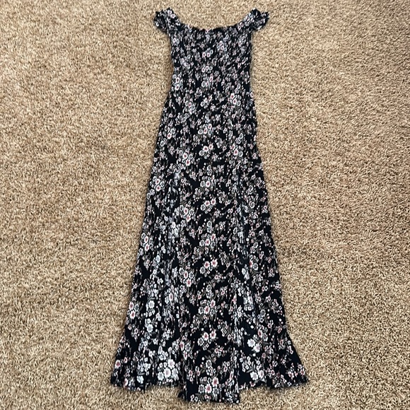 Off shoulder dress - Picture 3 of 8